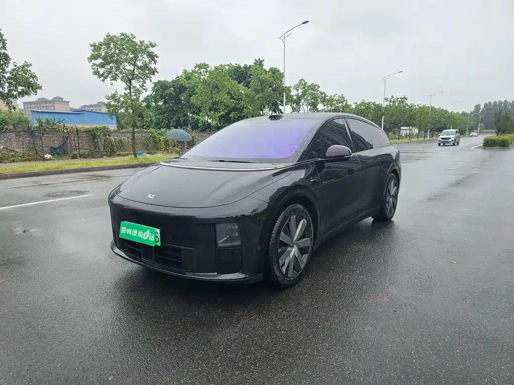 Li Auto i6 — фото 1
