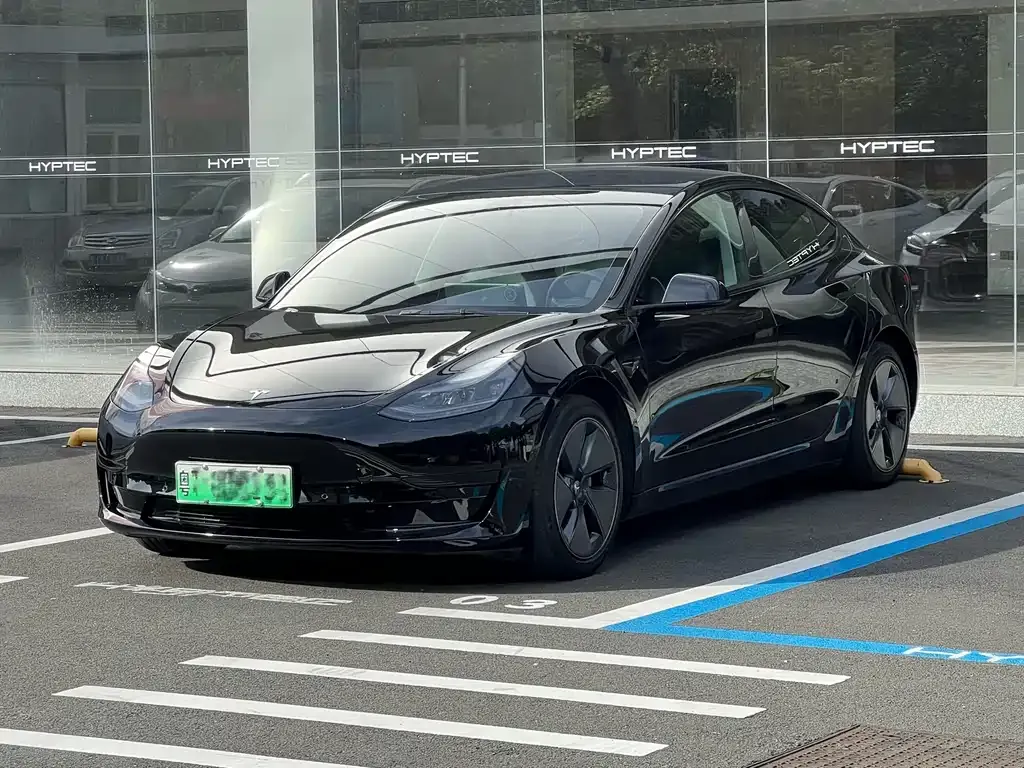Tesla Model 3 — фото 7