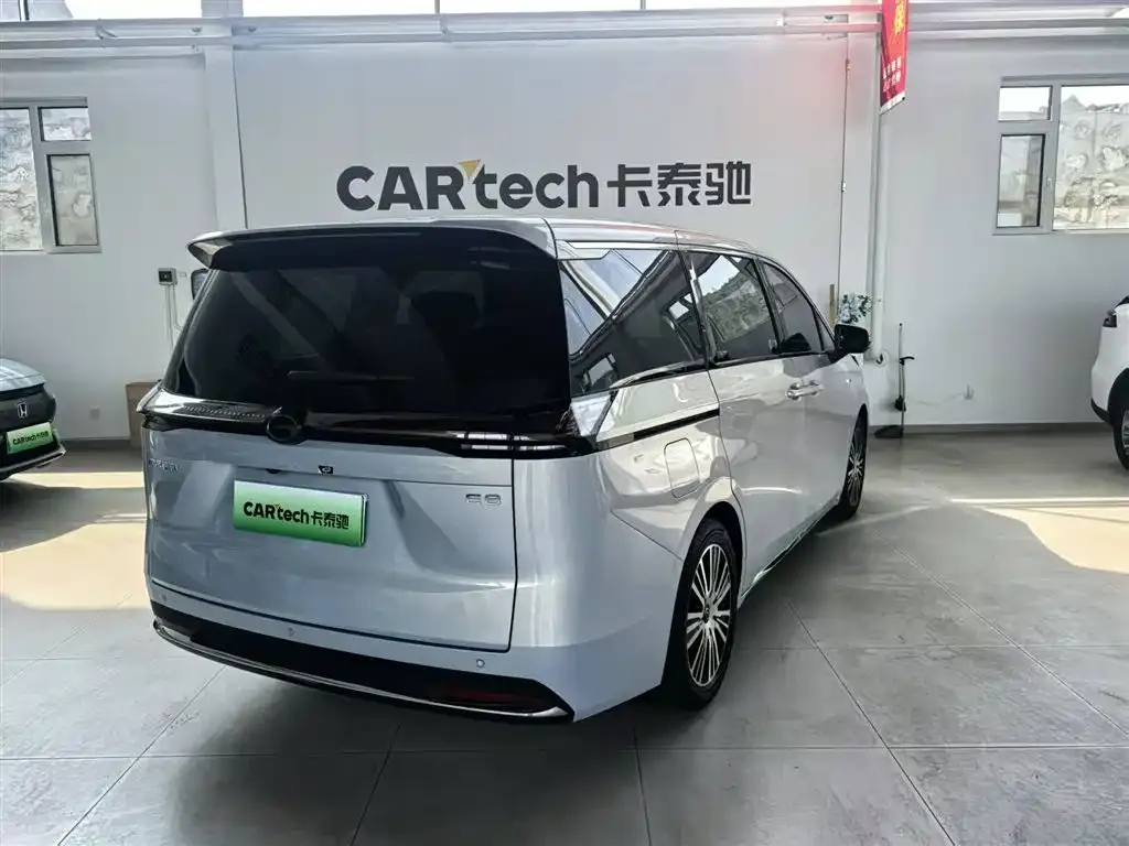 GAC Motor 传祺E8 PHEV — фото 4
