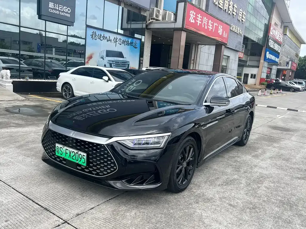 BYD Han — фото 1