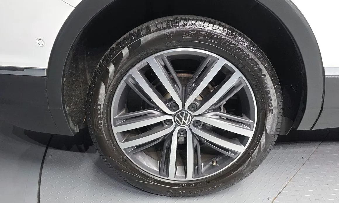 Volkswagen Tiguan — фото 10