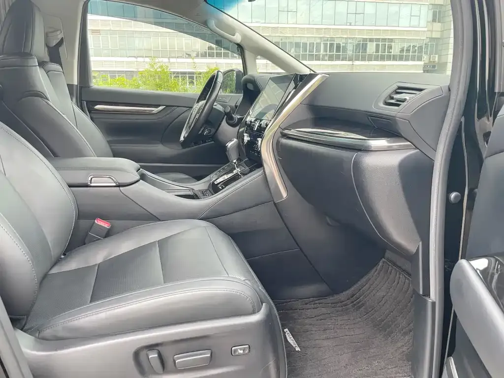 Toyota Vellfire 2022 из CN, фото 2