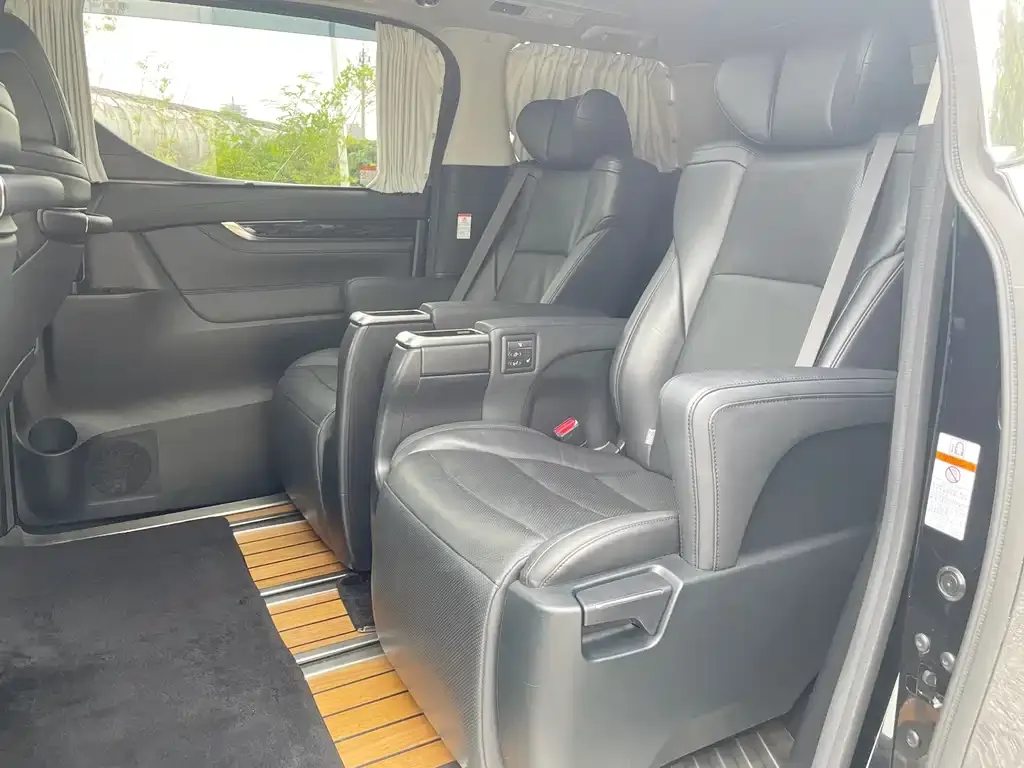 Toyota Vellfire 2022 из CN, фото 6