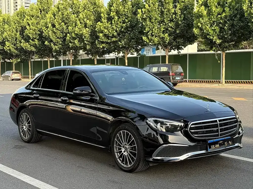 Mercedes-Benz E-Class — фото 10