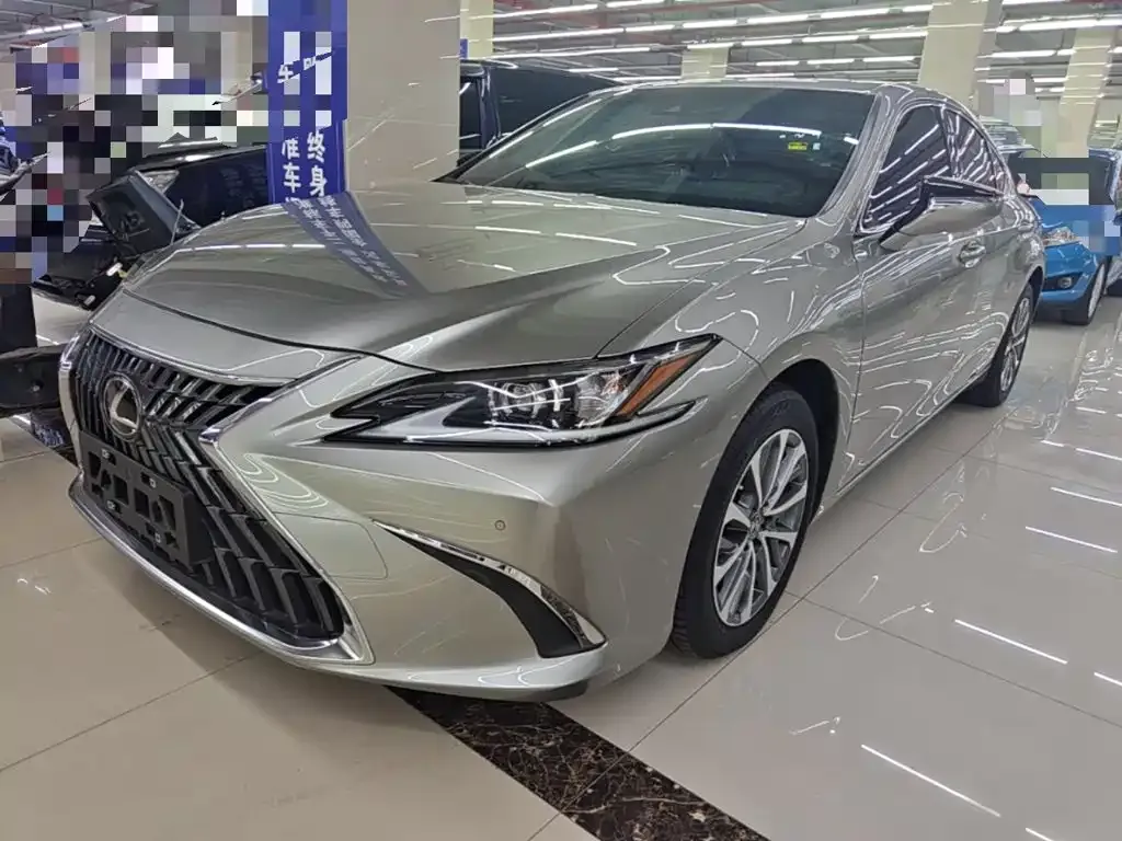 Lexus ES — фото 10
