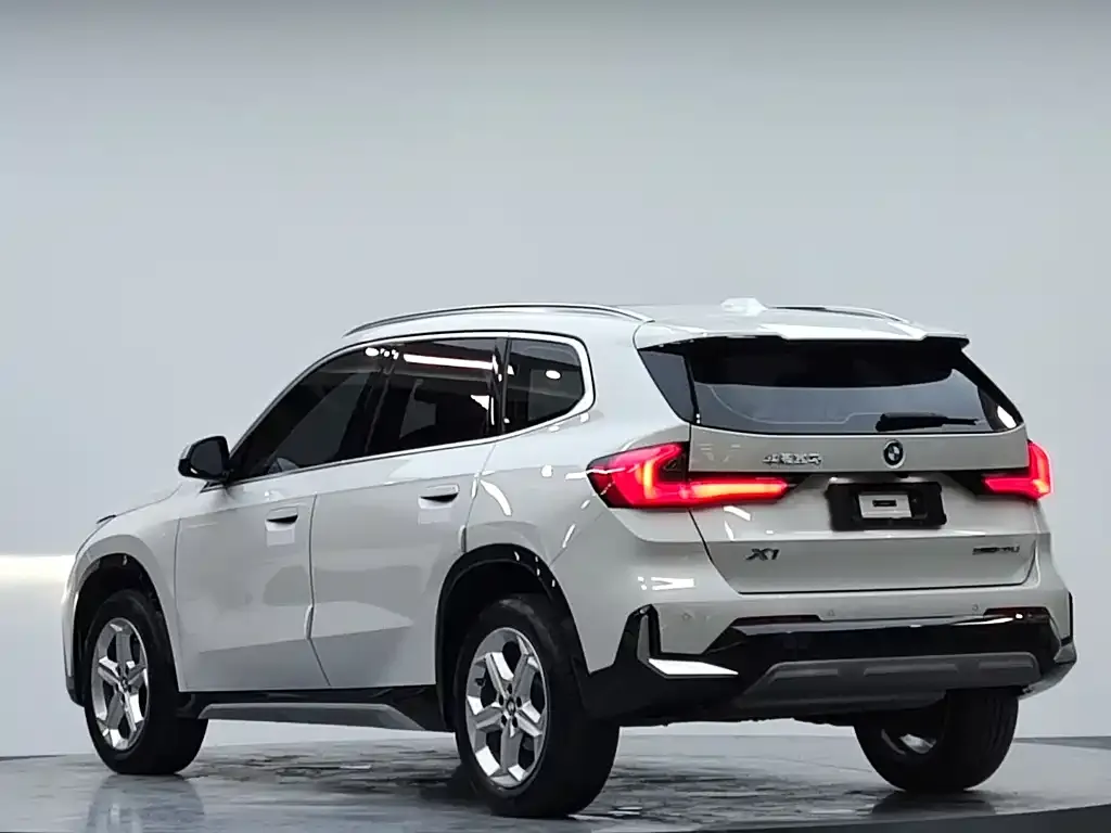 BMW X1 — фото 5