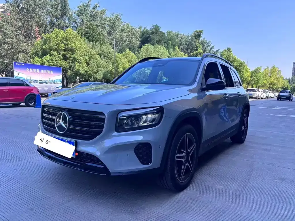 Mercedes-Benz GLB — фото 1
