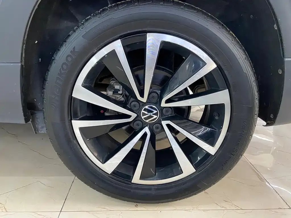 Volkswagen Tharu — фото 2