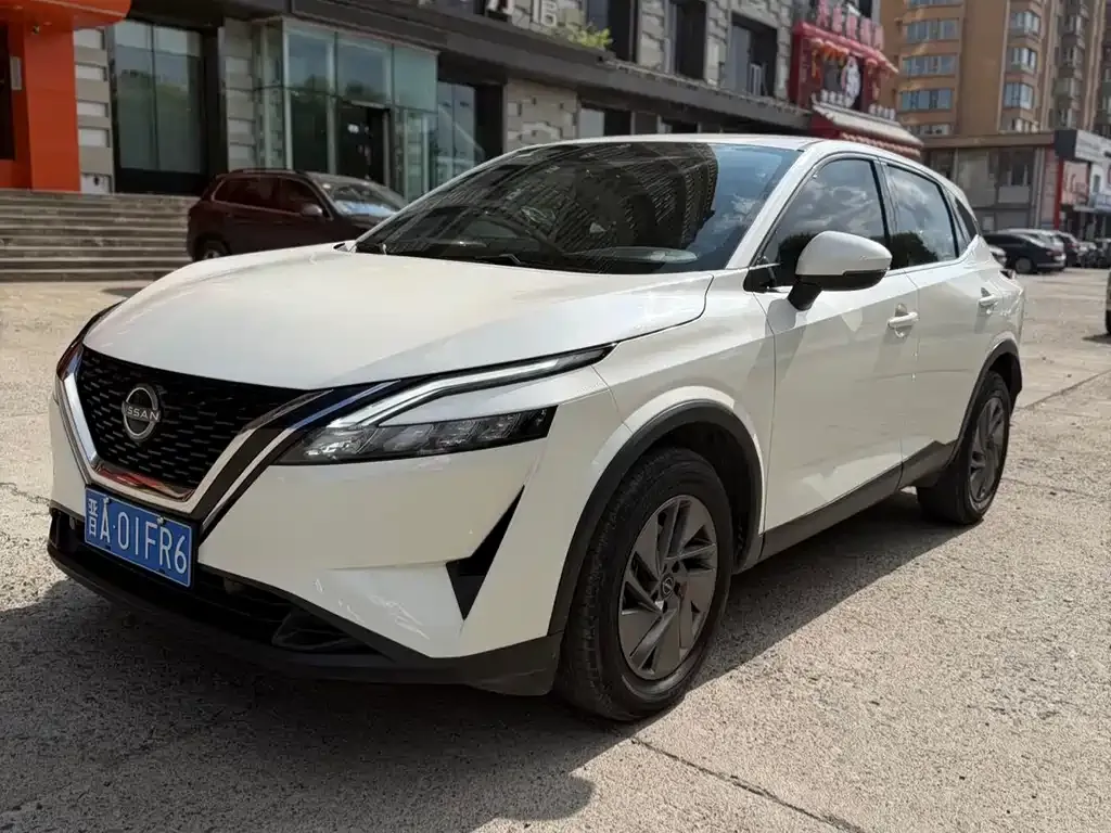 Nissan Qashqai — фото 1