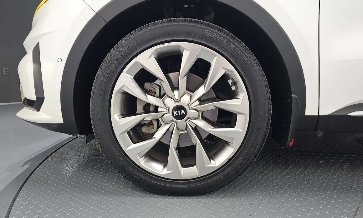 Kia Sorento — фото 8