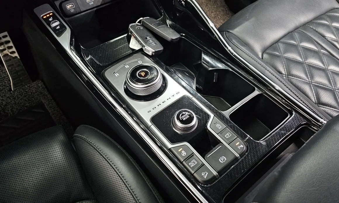Kia Sorento — фото 7