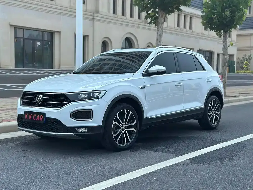 Volkswagen T-Roc — фото 1