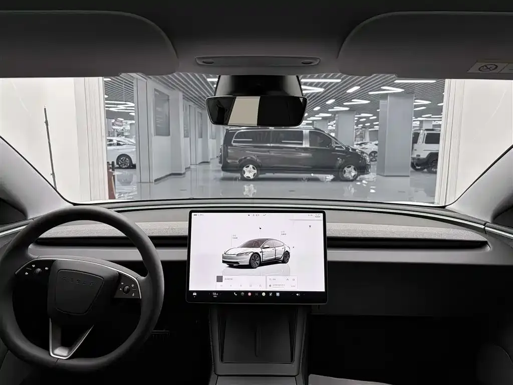 Tesla Model 3 — фото 8