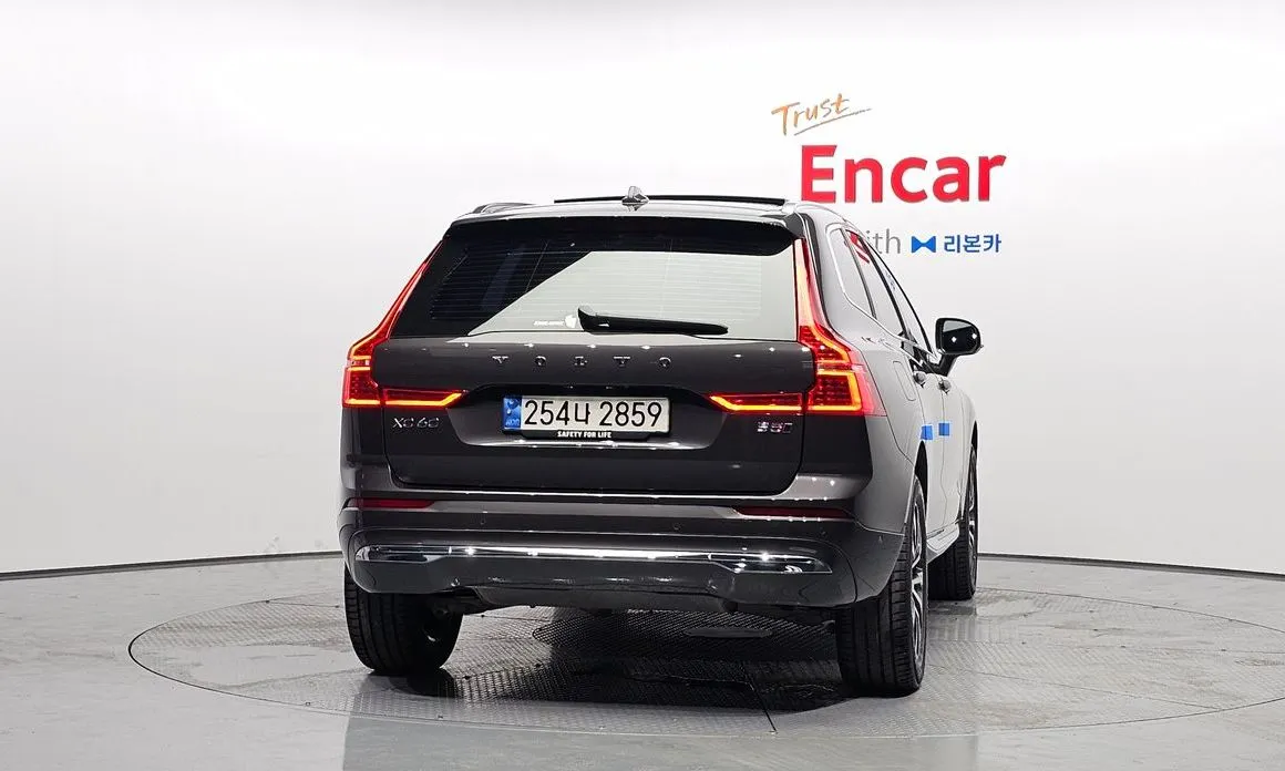 Volvo XC60 2024 из KR, фото 3