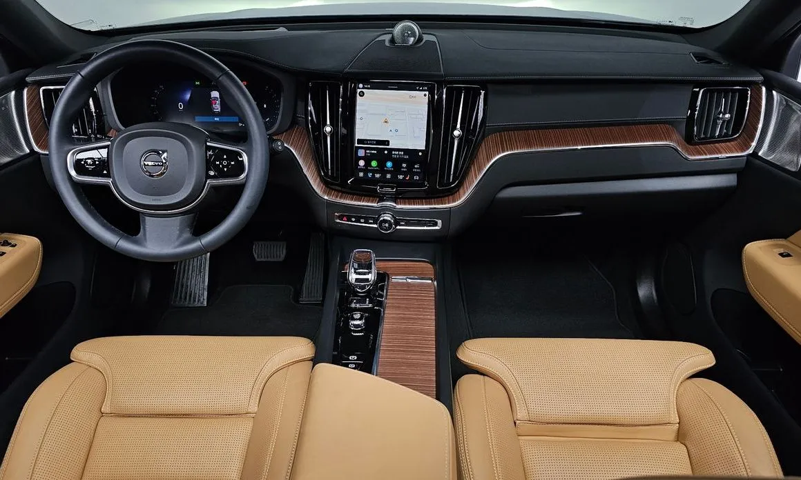 Volvo XC60 2024 из KR, фото 8