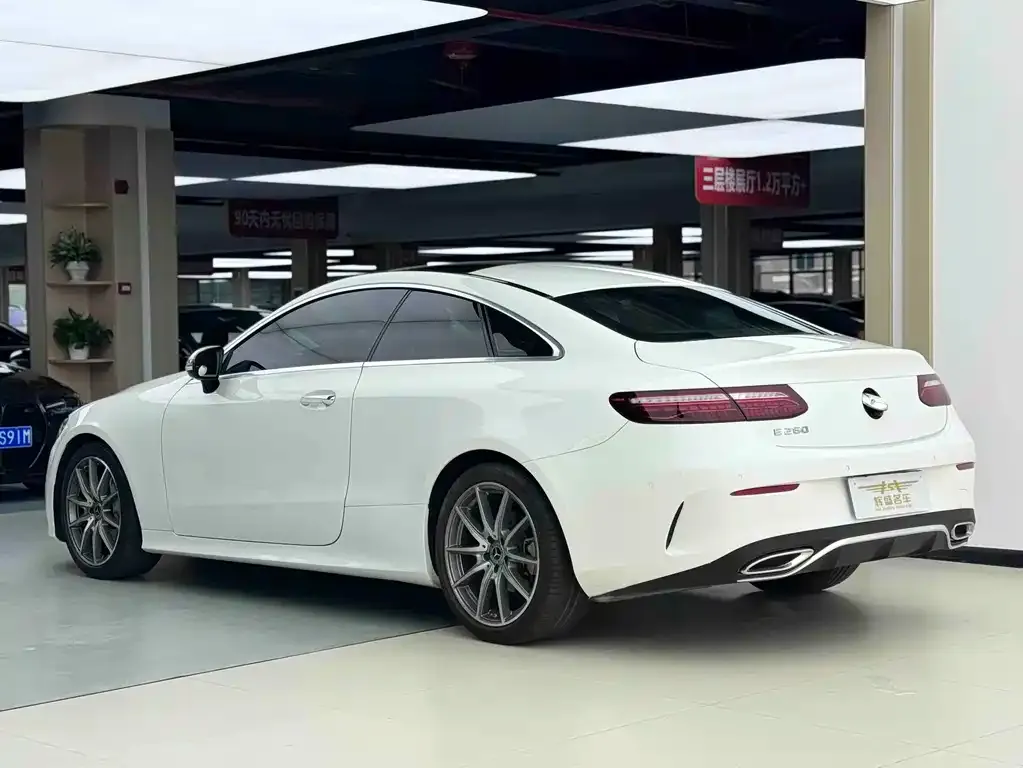 Mercedes-Benz E-Class (Import) — фото 4
