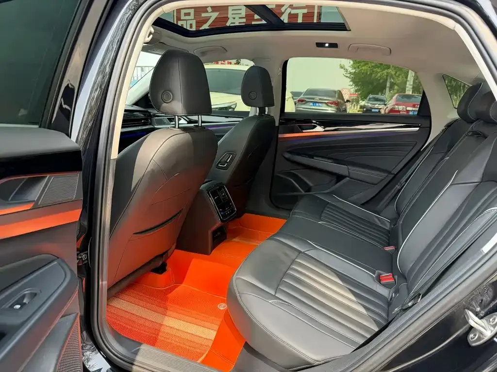 Volkswagen Passat — фото 8