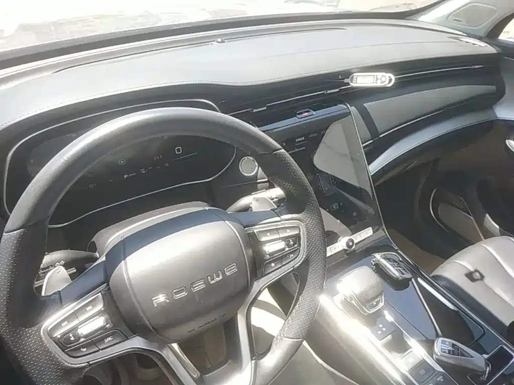 Roewe RX5 eMAX — фото 9