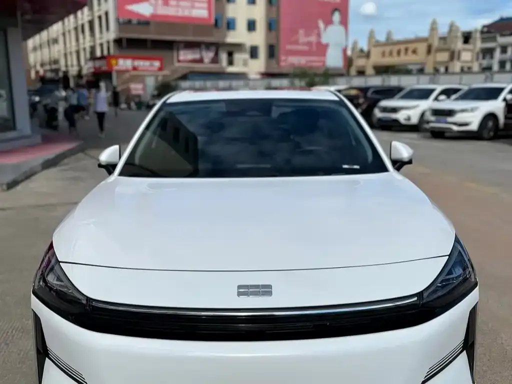 Geely Galaxy L6 — фото 3