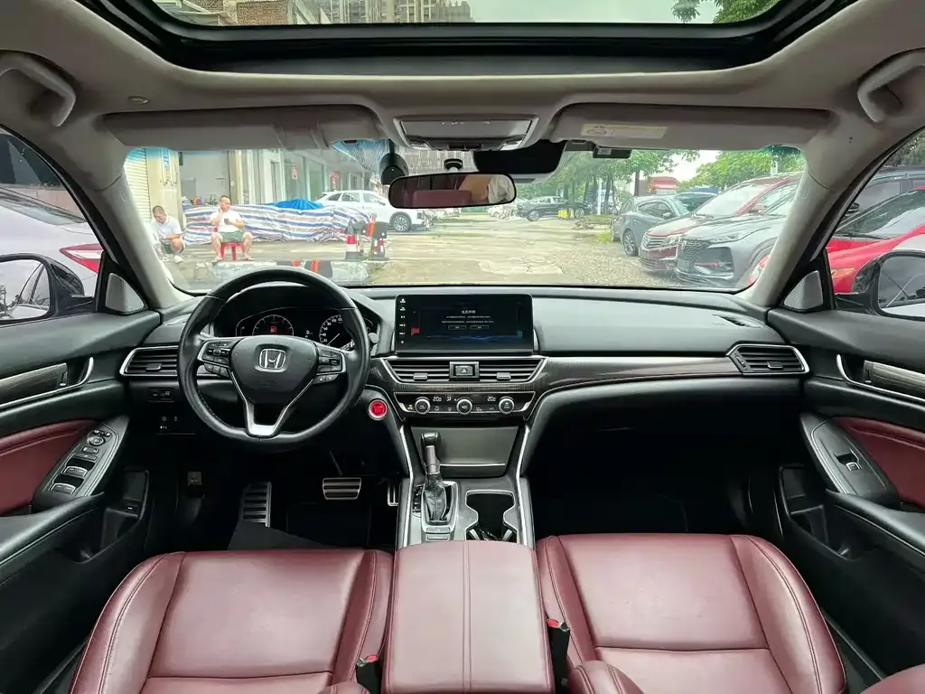 Honda Accord — фото 9