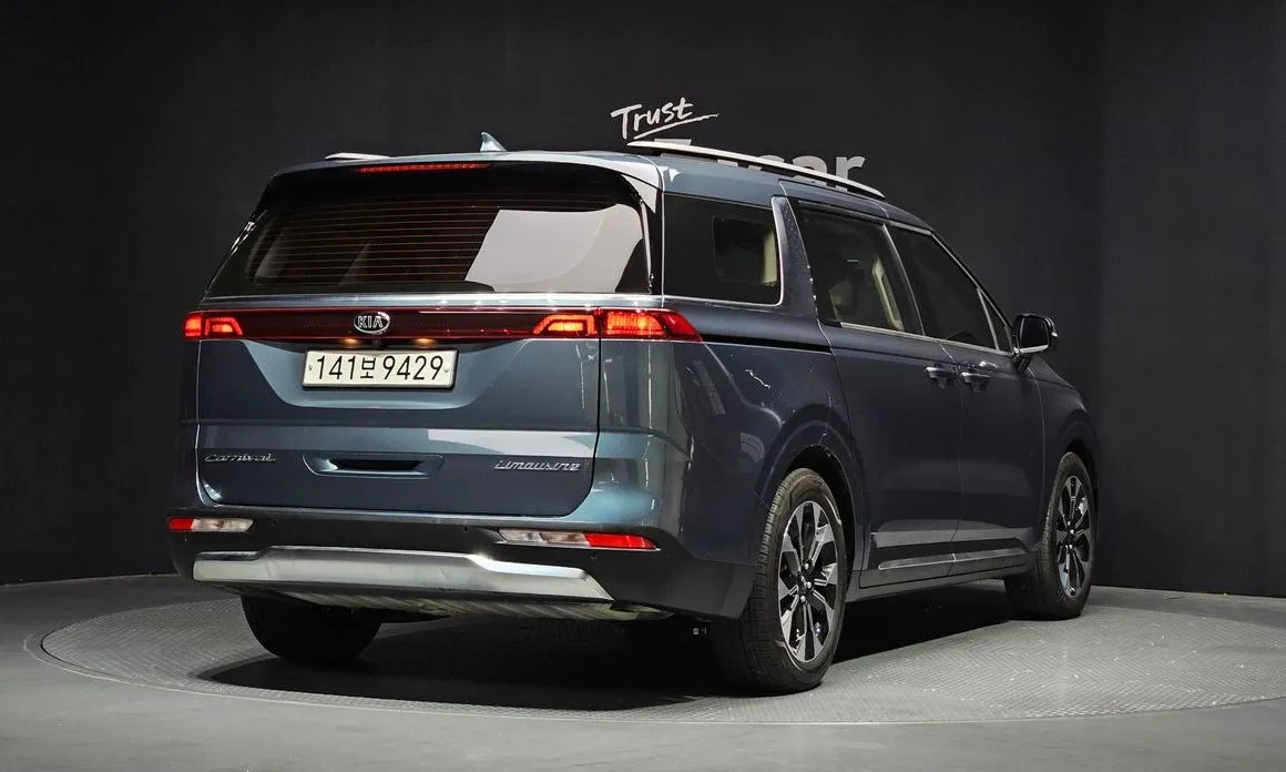 Kia Carnival — фото 4