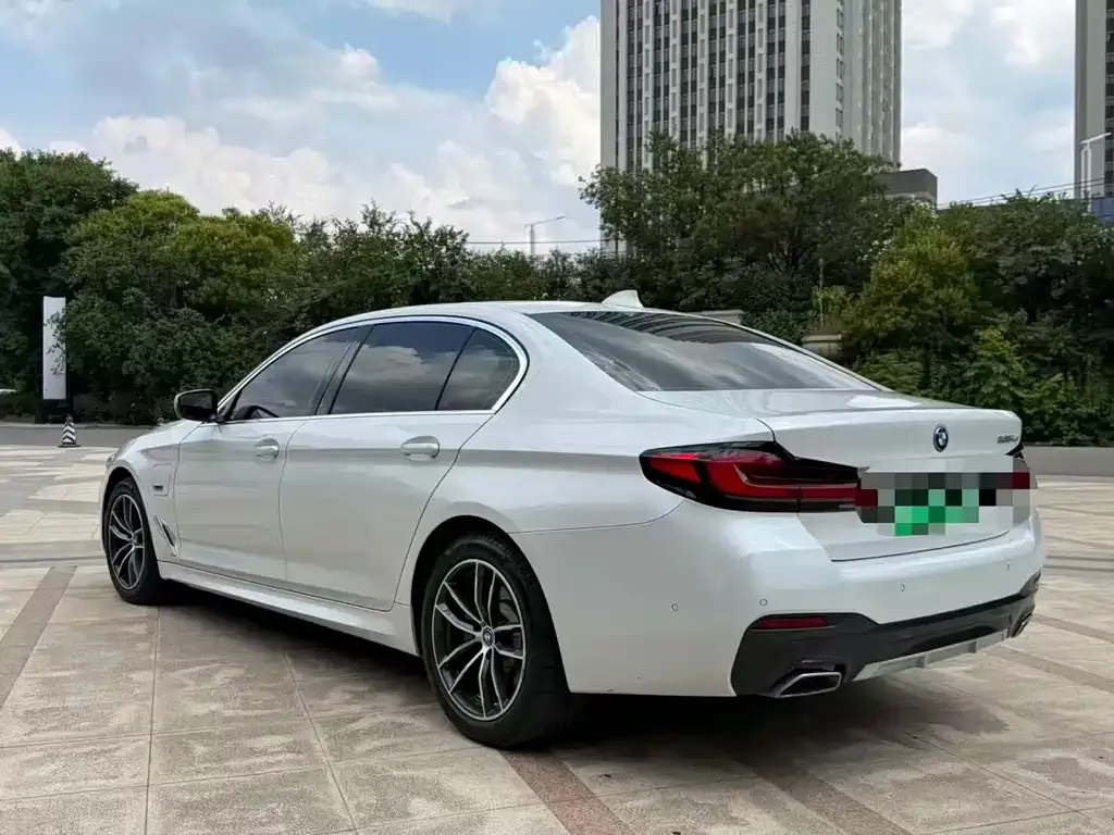 BMW 5 Series — фото 5