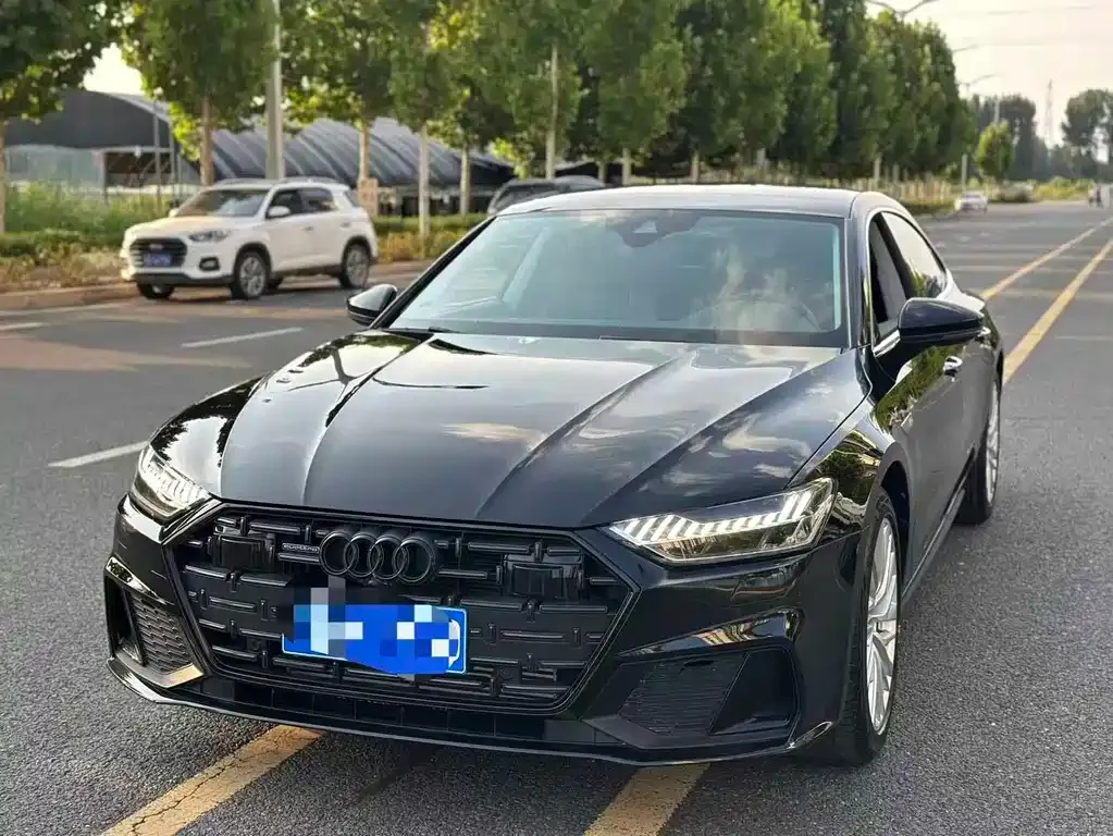 Audi A7L — фото 1