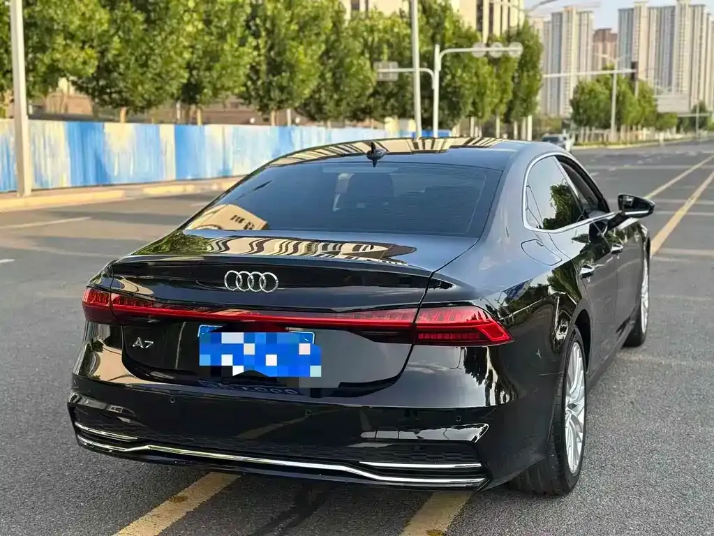 Audi A7L — фото 9