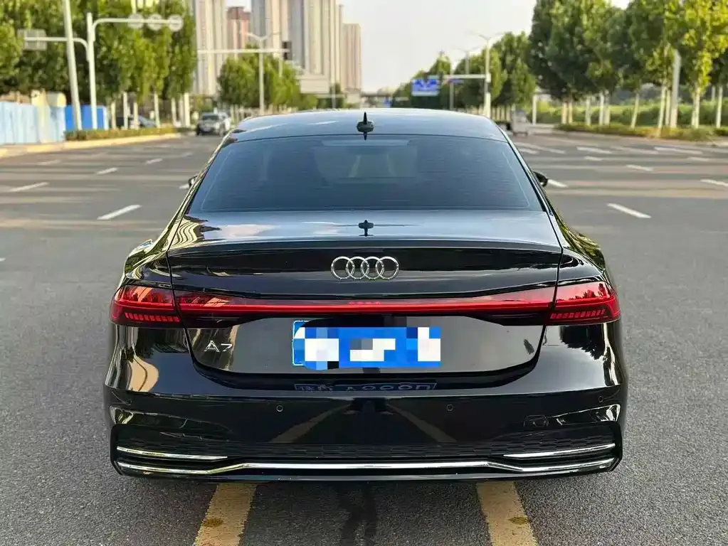 Audi A7L — фото 7