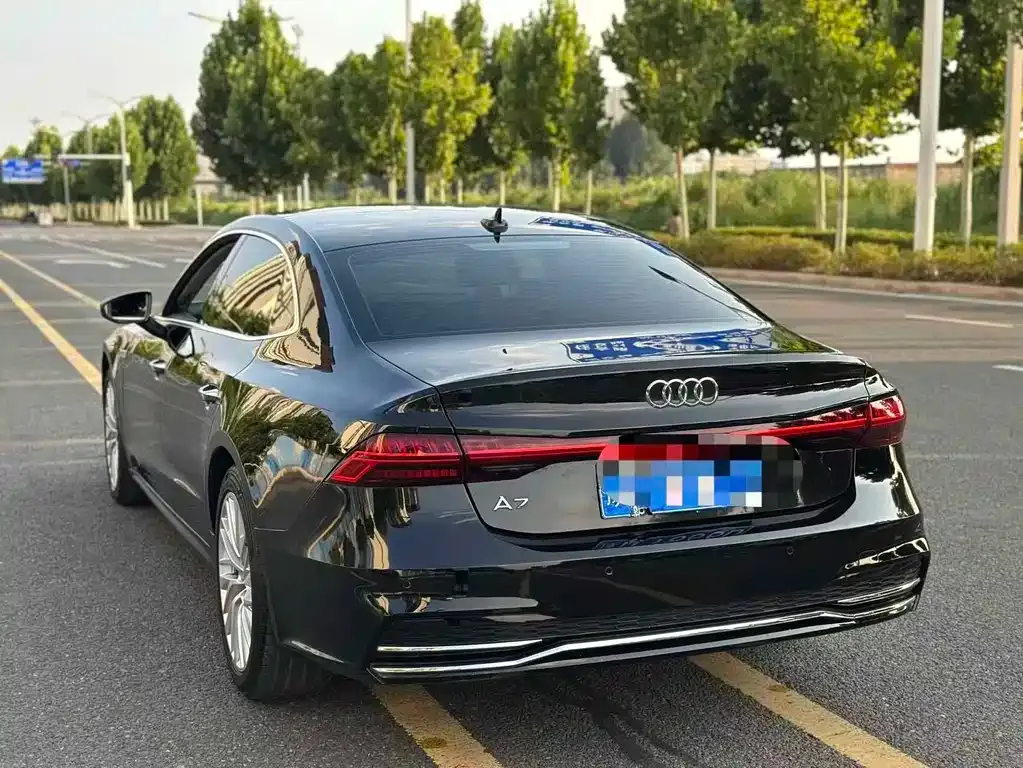 Audi A7L — фото 5