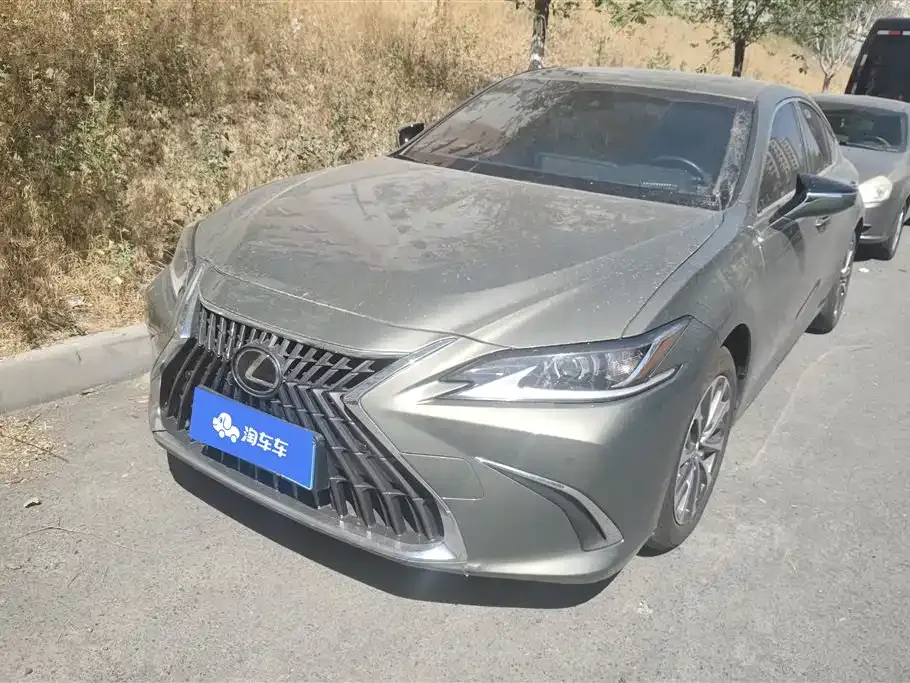 Lexus ES — фото 1