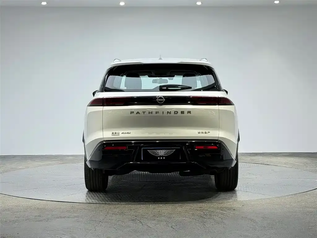 Nissan Teramont — фото 4