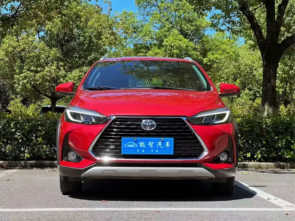 Toyota Yaris L — фото 5