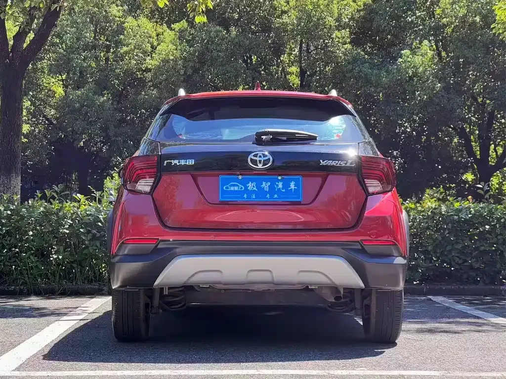 Toyota Yaris L — фото 7