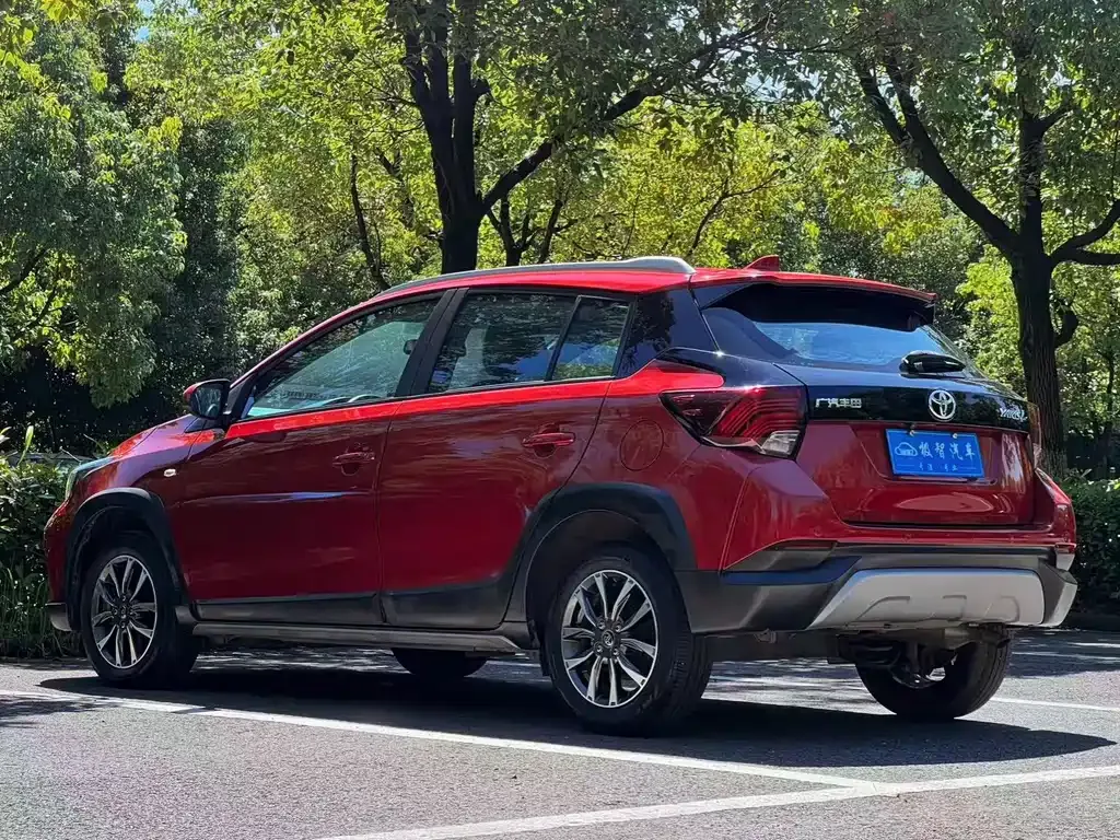 Toyota Yaris L — фото 3