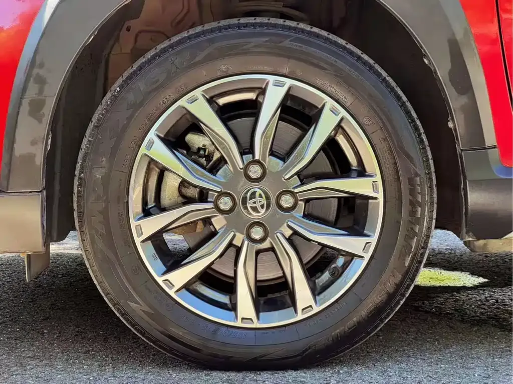 Toyota Yaris L — фото 4