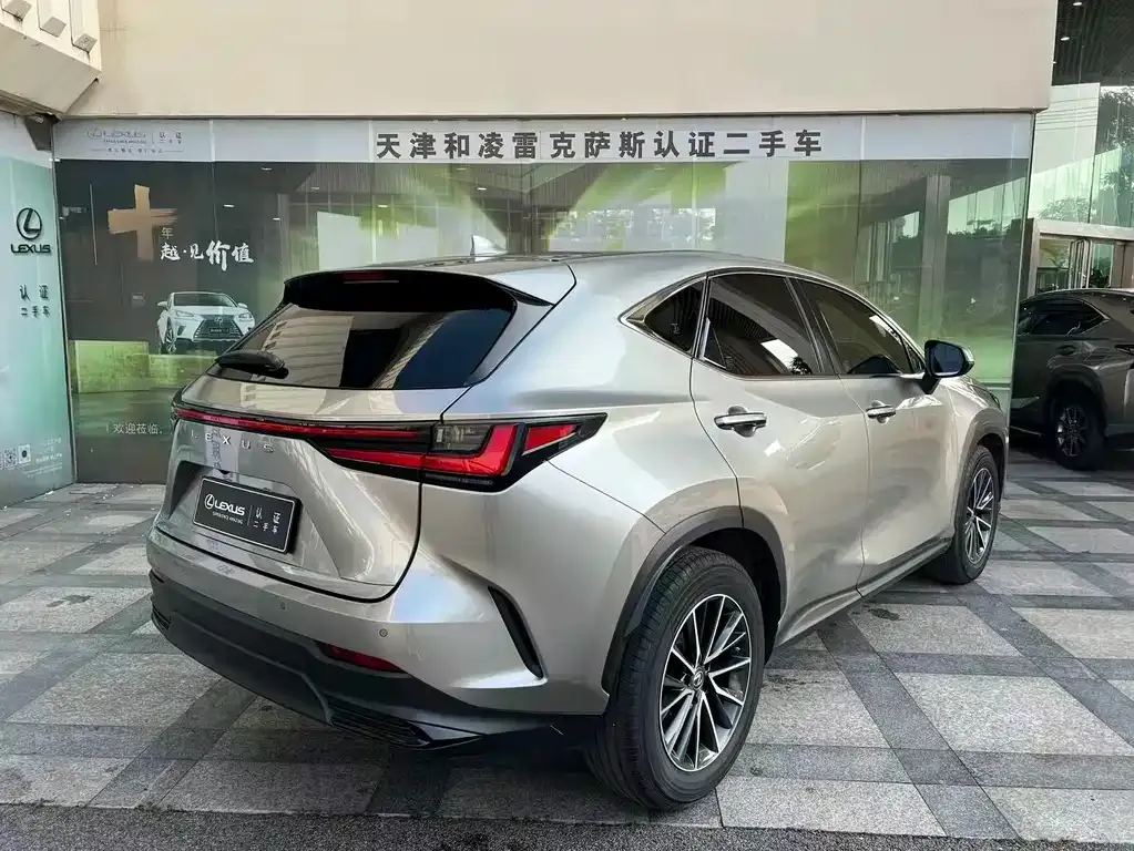 Lexus NX — фото 4