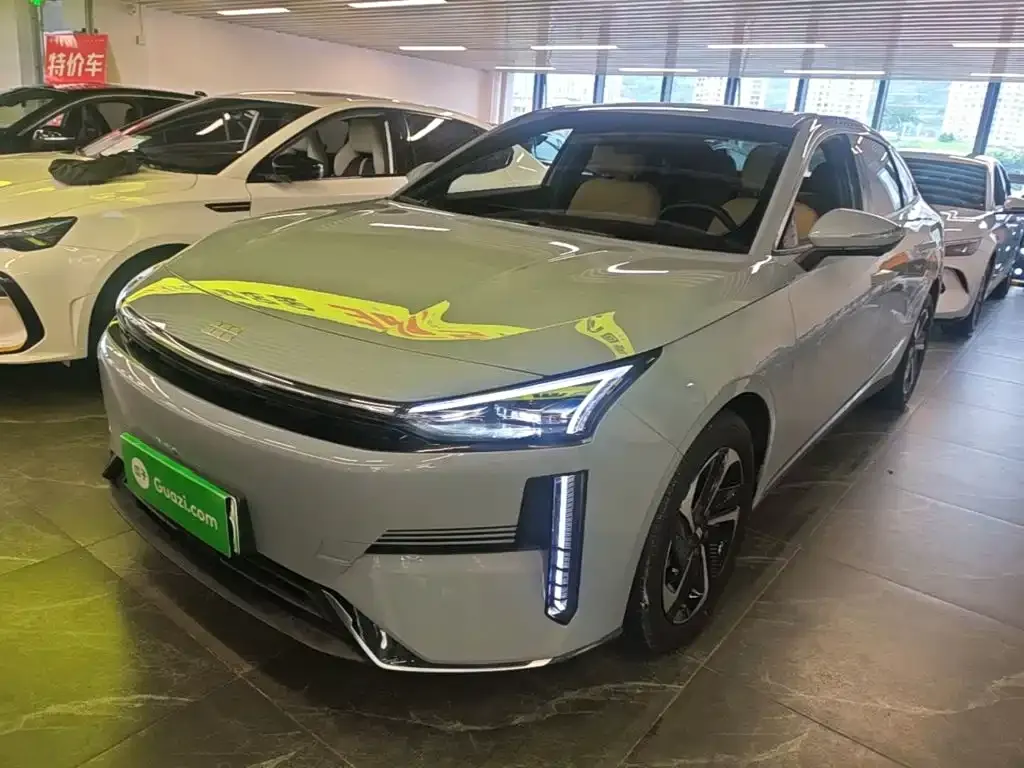 Geely Galaxy L6 — фото 1