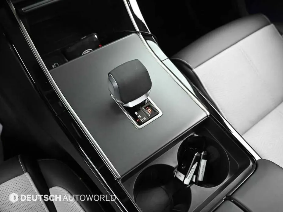Land Rover Range Rover Velar 2025 из KR, фото 10