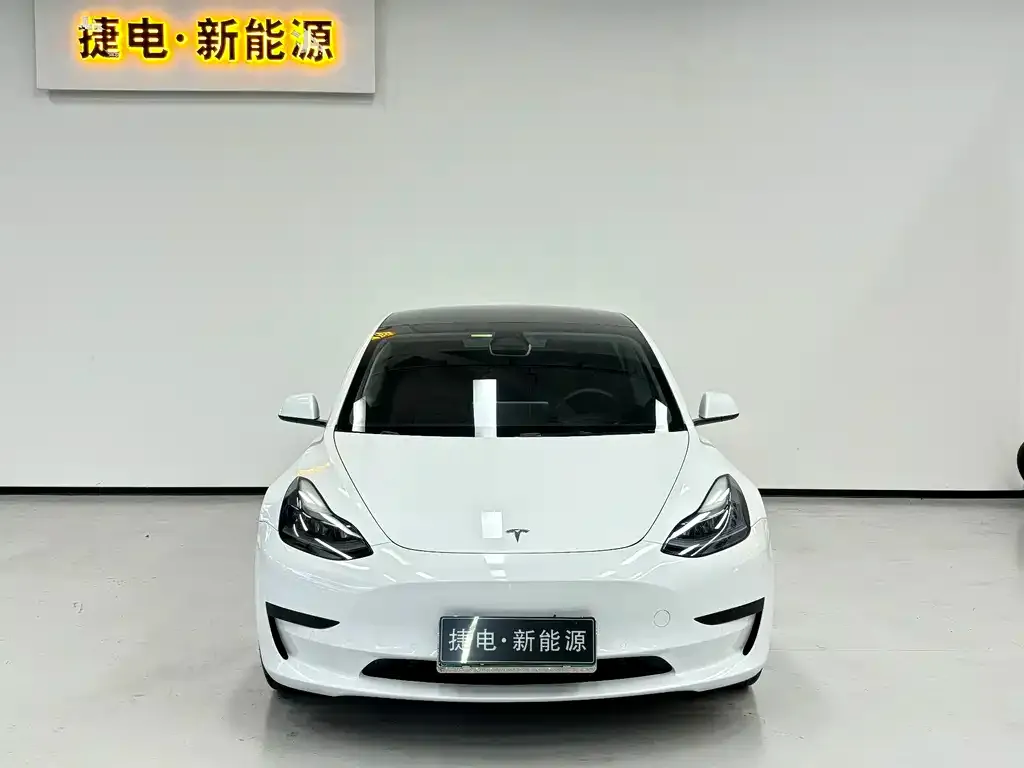 Tesla Model 3 — фото 4