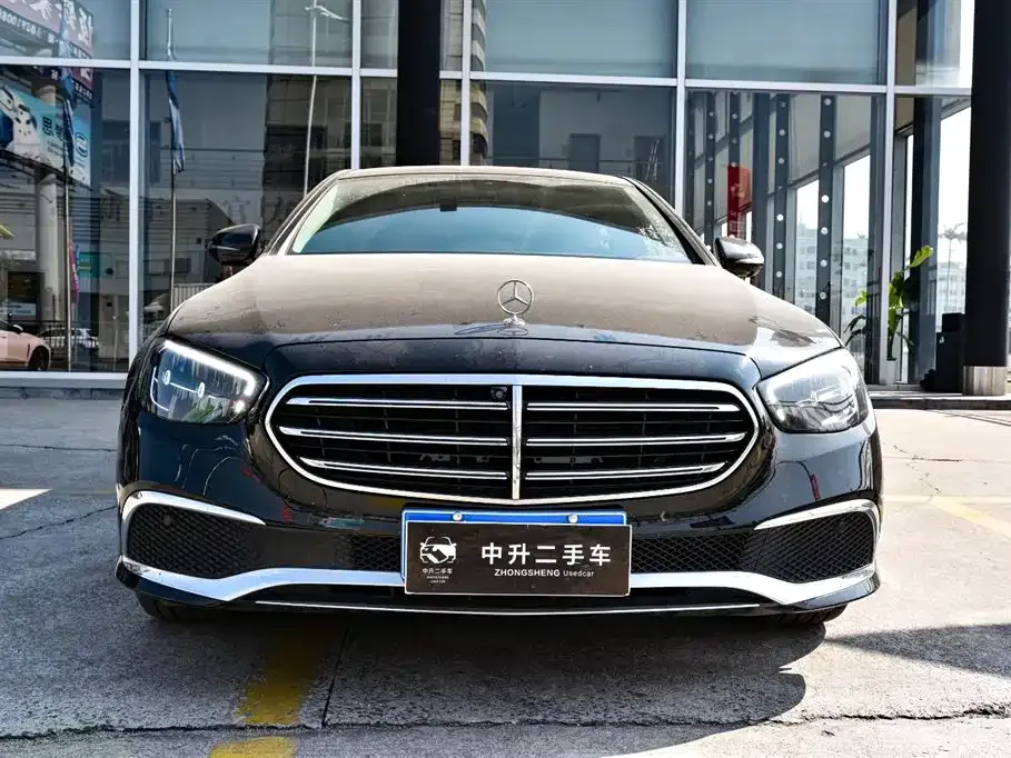 Mercedes-Benz E-Class — фото 7