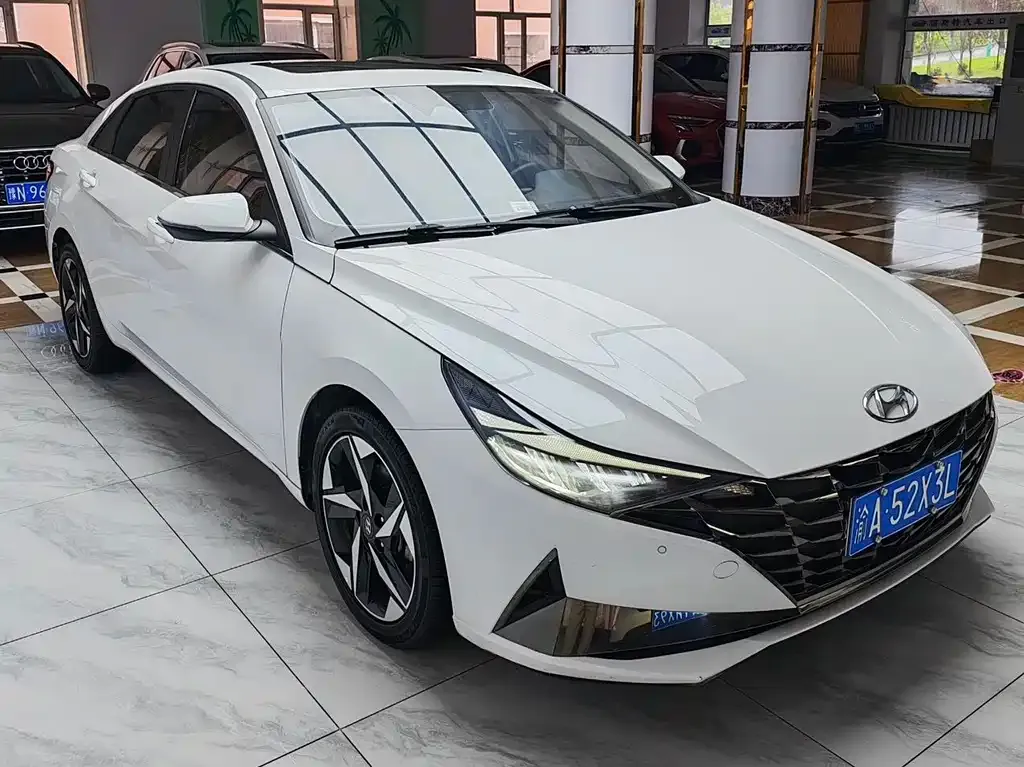 Hyundai Elantra — фото 9