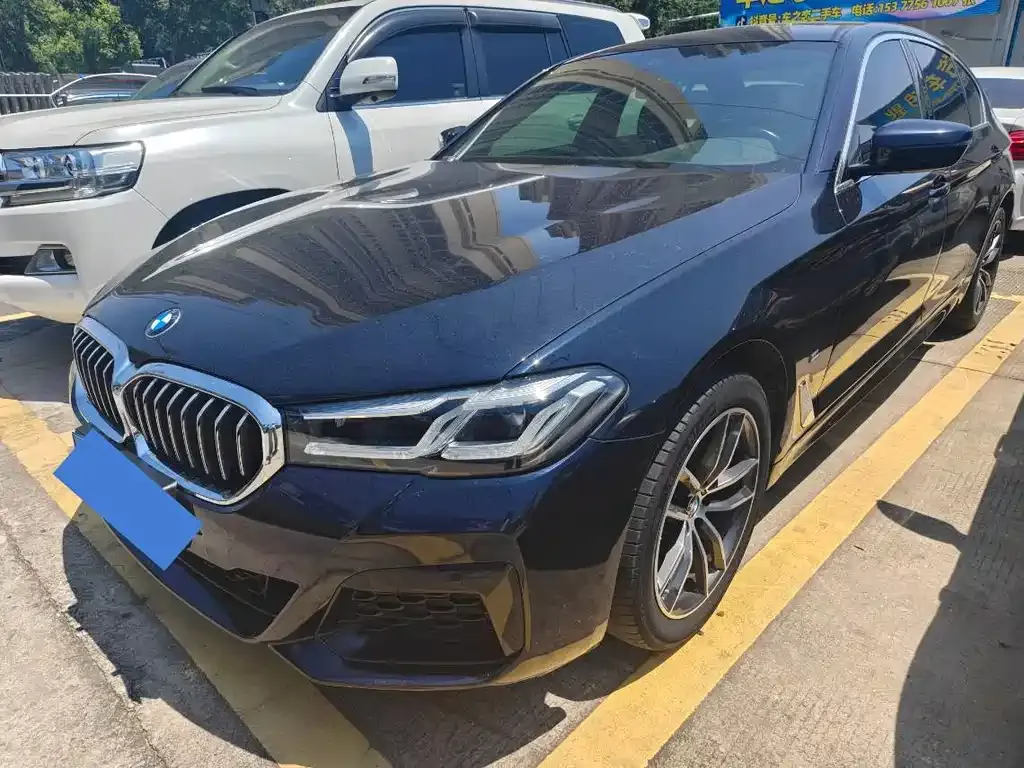 BMW 5 Series — фото 1