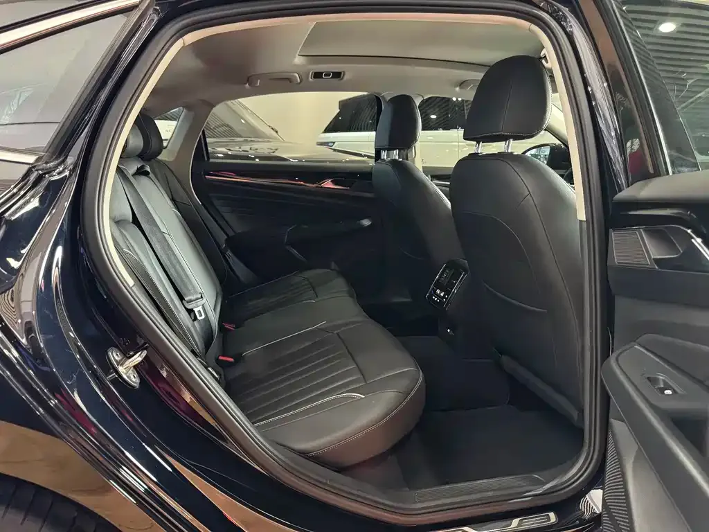 Volkswagen Passat — фото 3