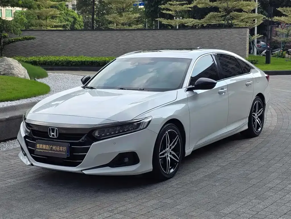 Honda Accord — фото 1