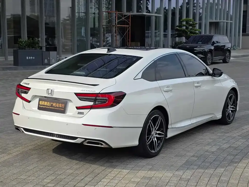 Honda Accord — фото 9