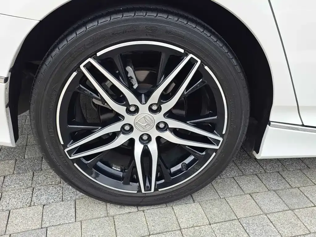 Honda Accord — фото 10