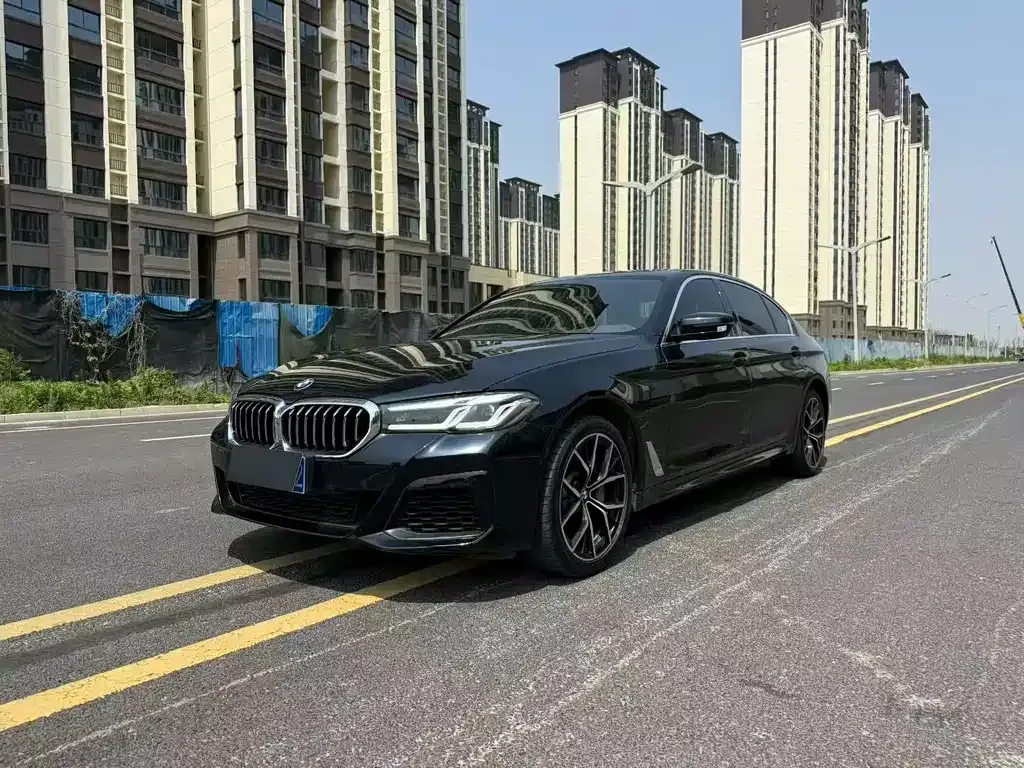 BMW 5 Series — фото 1