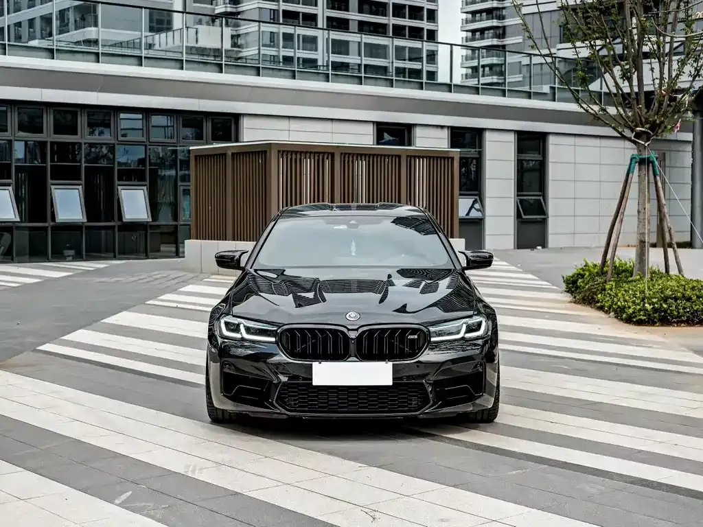 BMW M5 — фото 9