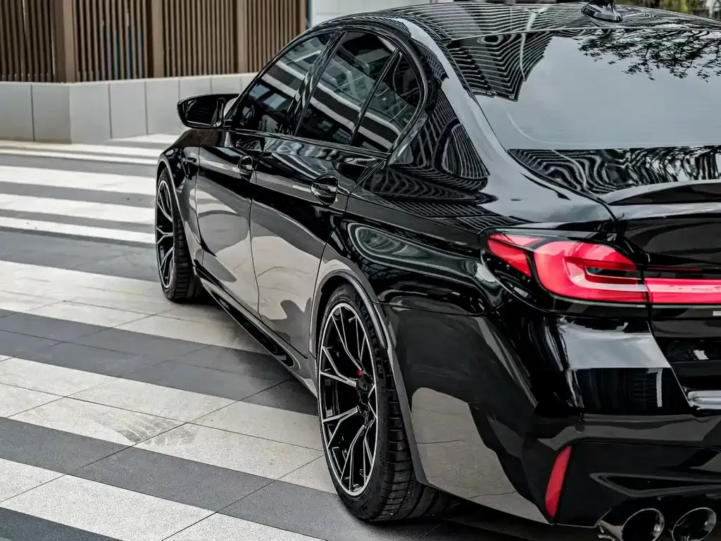 BMW M5 — фото 5
